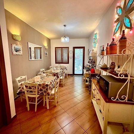 Dimora Del Casale Acomodação com café da manhã Brindisi Exterior foto