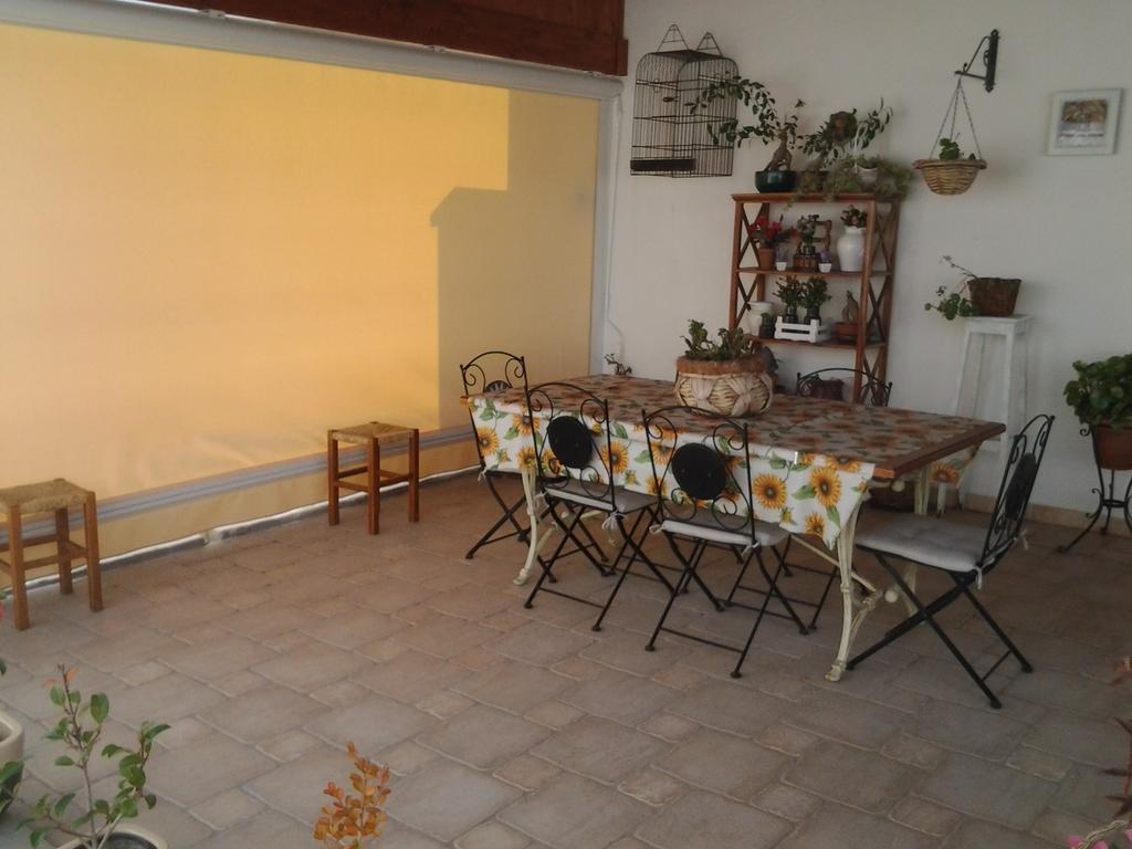Dimora Del Casale Acomodação com café da manhã Brindisi Exterior foto