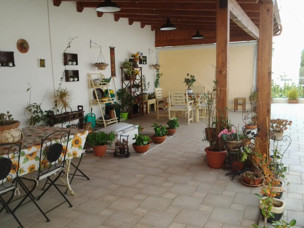 Dimora Del Casale Acomodação com café da manhã Brindisi Exterior foto