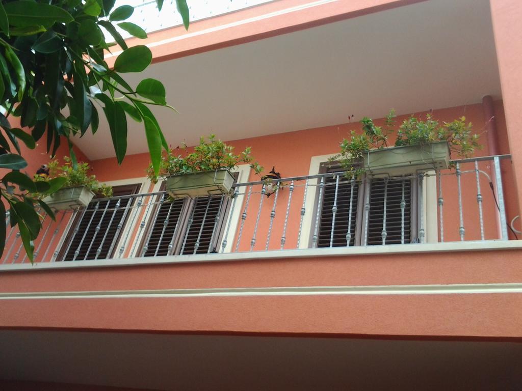 Dimora Del Casale Acomodação com café da manhã Brindisi Exterior foto