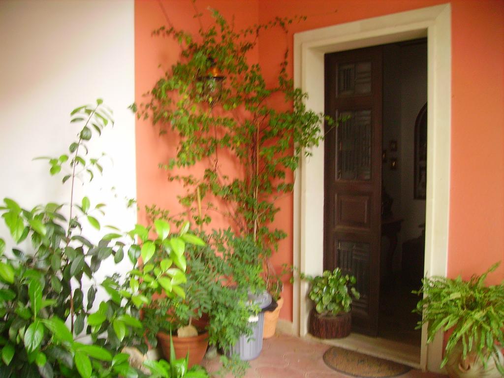 Dimora Del Casale Acomodação com café da manhã Brindisi Exterior foto