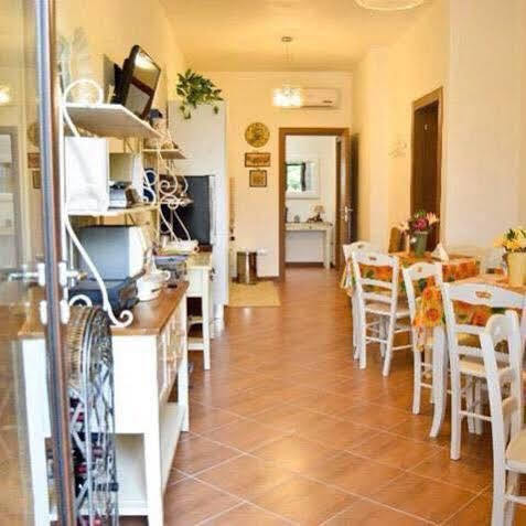 Dimora Del Casale Acomodação com café da manhã Brindisi Exterior foto