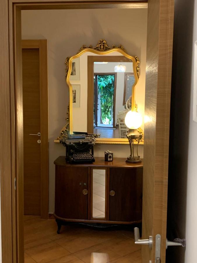 Dimora Del Casale Acomodação com café da manhã Brindisi Exterior foto