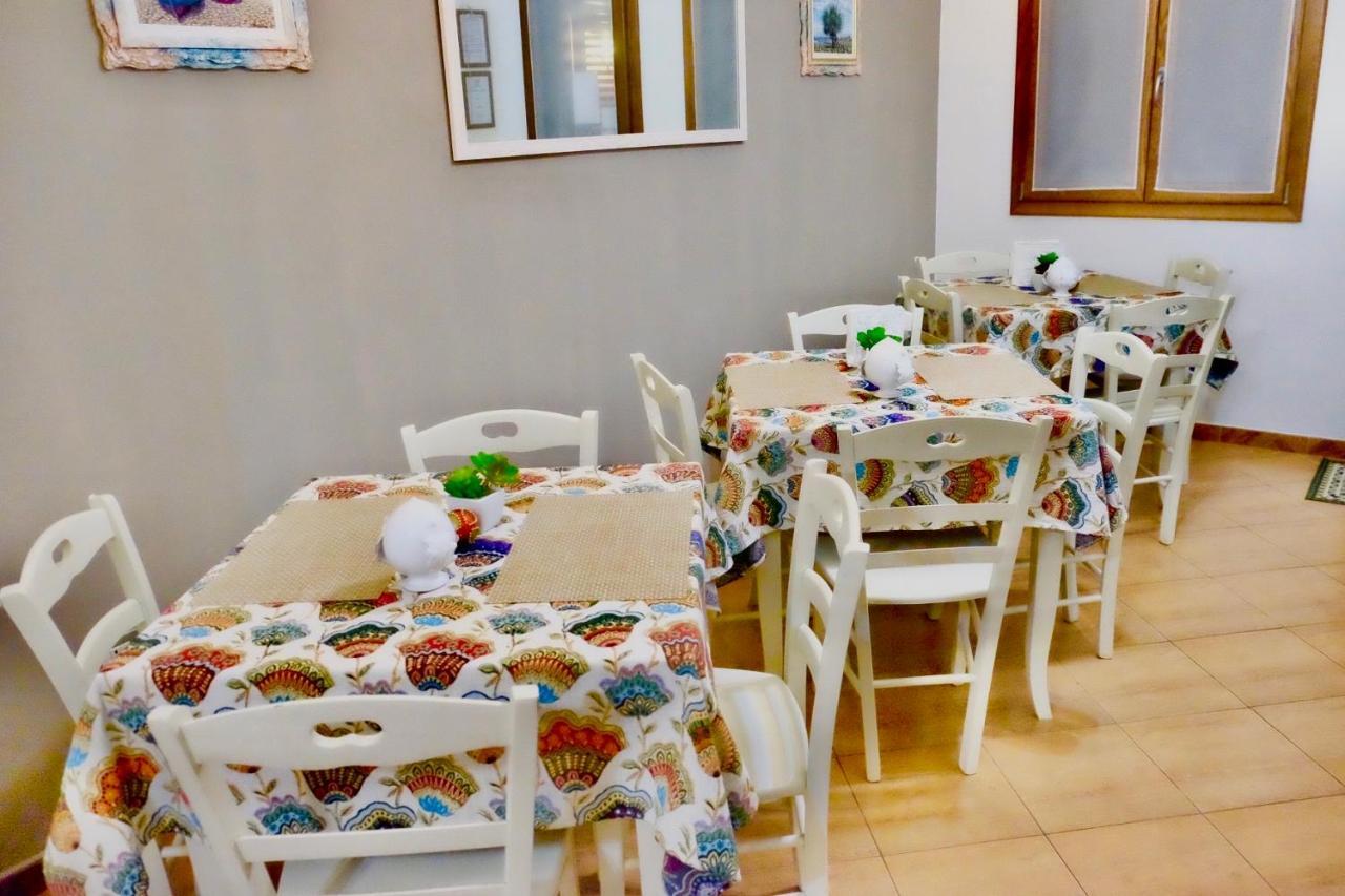 Dimora Del Casale Acomodação com café da manhã Brindisi Exterior foto