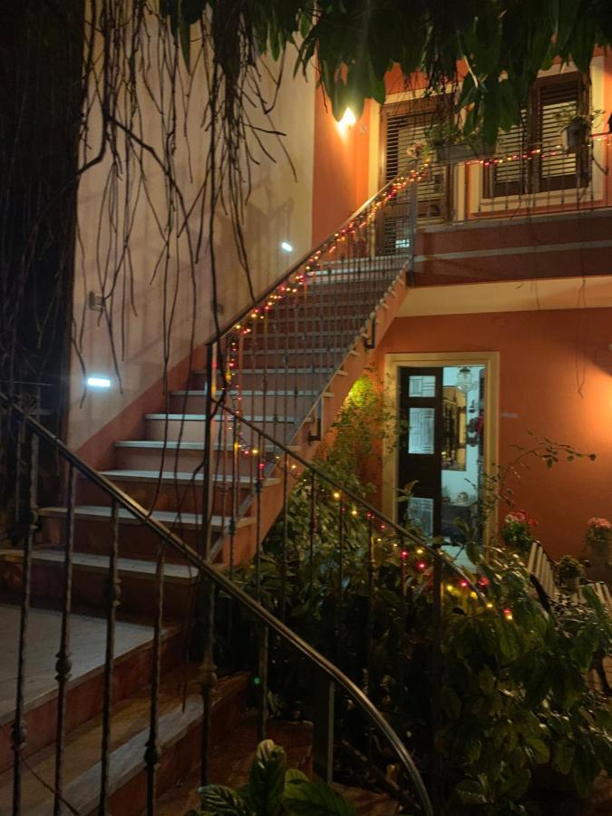 Dimora Del Casale Acomodação com café da manhã Brindisi Exterior foto
